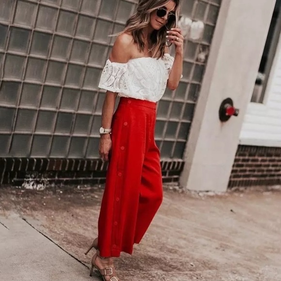Tops - 🌟🌟 White Lacey Off-Shoulder Top 🌟🌟